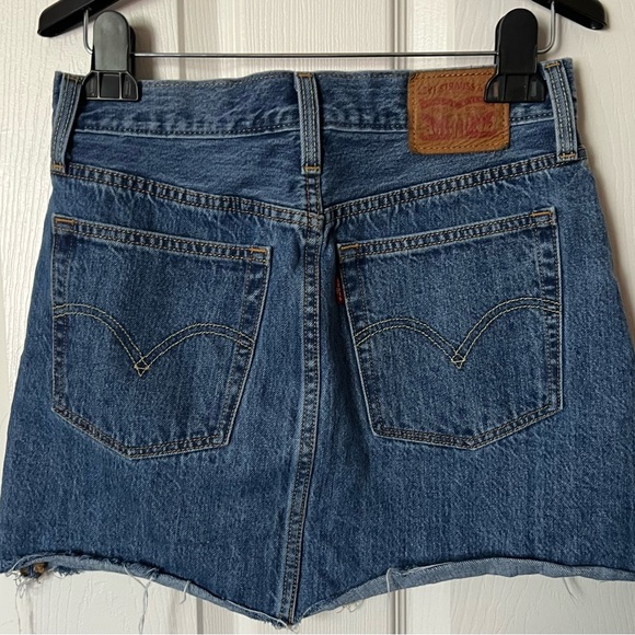 Denim Levi’s Mini Skirt size 26 (juniors 3) - Picture 2 of 5